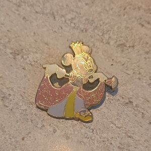 2008 Minnie Mouse Disney Pin Traders Gold Character Enamel Pin